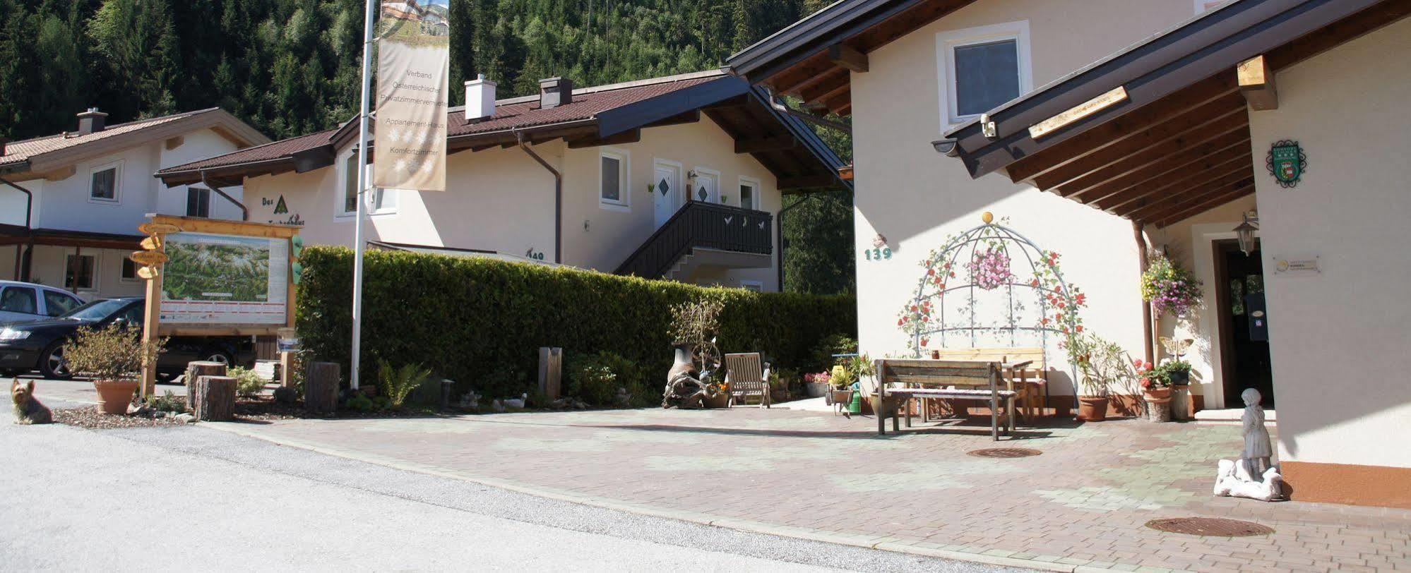 Das Taubenhaus Hollersbach im Pinzgau Exterior photo